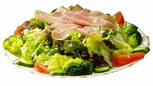 Prosciutto salad with balsamic dressing