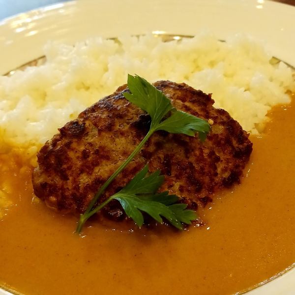 Spicy hamburger curry (with mini salad)