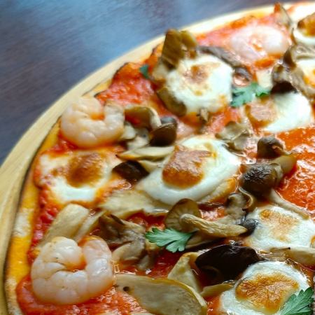 海老とキノコのトマトクリームピッツア