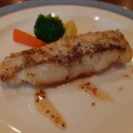 真鯛の香草パン粉焼き　ハニーマスタードソース