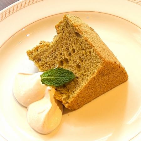 抹茶のシフォンケーキ　