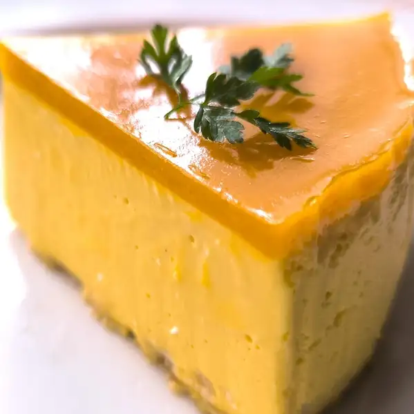 マンゴーのレアチーズケーキ