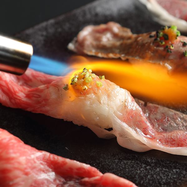 大人気！話題沸騰中！特選炙り肉寿司！