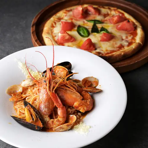 【本格イタリアンが楽しめる夜カフェディナー】ムール貝と浅利と海老のペスカトーレ　1,738円(税込)