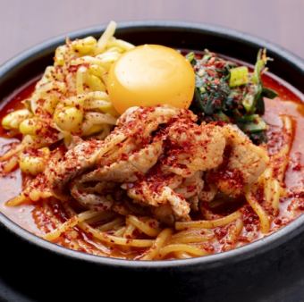 [Medium spicy and seriously delicious!] Super spicy Yukgaejang ramen