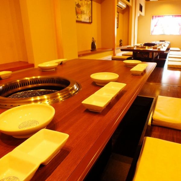 [1st floor] The horigotatsu type tatami room is a completely private room that can be used by 2 to 25 people.We can accommodate both small and large groups, so you can choose how much you want to use! From a small drinking party to those who want to have fun with two people, various company banquets, and those who want to have a great time with a large number of people, you can enjoy the calm space of the tatami room. We also accept reservations for seats only!
