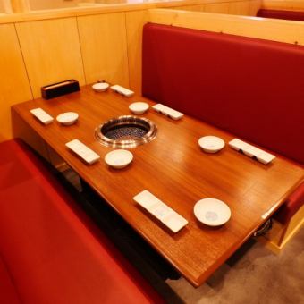 [Box type table seats] You can use it according to the number of people, usage scene, and needs, so you can enjoy the authentic taste of our store with your precious friends.Table seats are recommended for small gatherings and drinking parties! If you are looking for a yakiniku restaurant in Juso, please visit the Richoen Juso branch♪