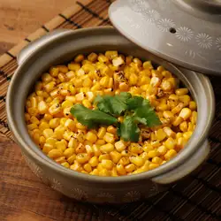 陶罐里的玉米黄油