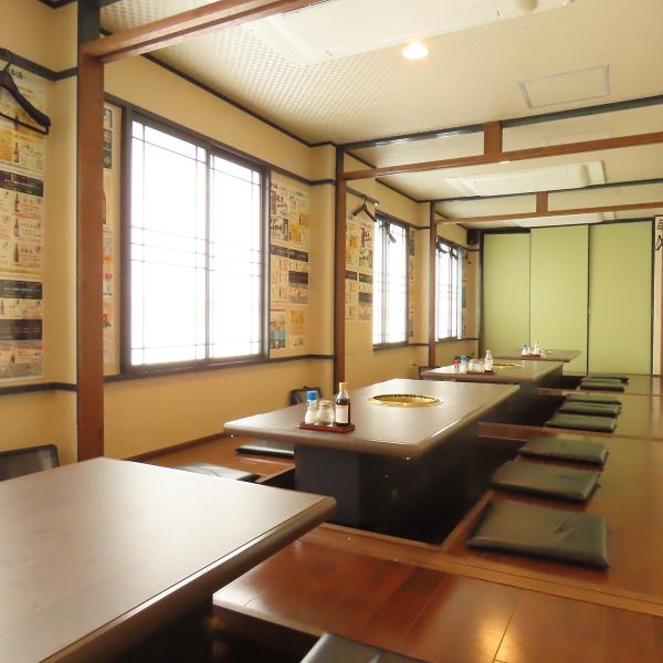 [2F: Fully private room with sunken kotatsu] There are 3 fully private rooms with sunken kotatsu seating for 6 people and 3 sunken kotatsu seats for 8 people, totaling 42 seats. The private room can be transformed into a large hall by removing the partitions♪ It can also be used for banquets☆