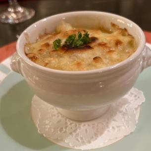 .Soup a la Onion Gratine