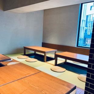 A digging-type seat recommended for families and those with children.The tatami mats are laid out, so you can stretch your legs and relax so that you can't feel the center of Tenjin.