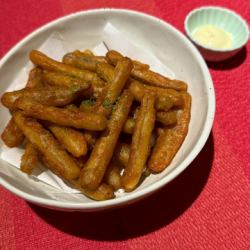 Deep-fried burdock fried chilies