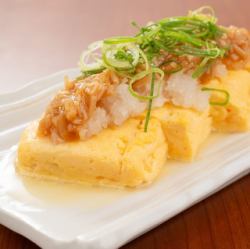 Nameko mushroom and grated daikon radish rolled omelet