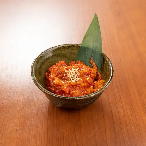 长鱼（辣味发酵海鲜）/ 芥末章鱼 / 梅子水蛭 / 泡菜