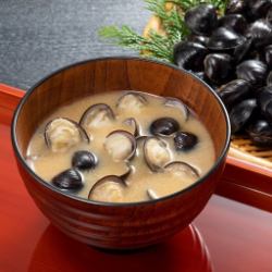 Miso soup (with clams)