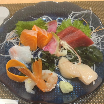 【2시간 음료 무제한 포함】회 5점 모듬이나 해물 시저 샐러드 등 포함한 전 7품