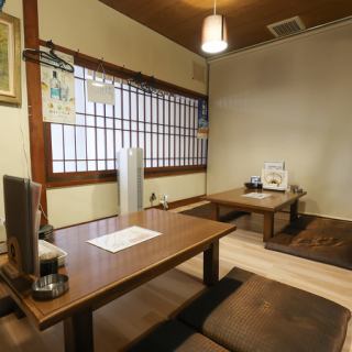 [Tatami room: 2 tables for up to 4 people (maximum capacity of around 10 people)]