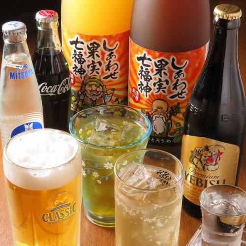 A wide selection of Hokkaido sake and fruit liquor containing fruit pulp