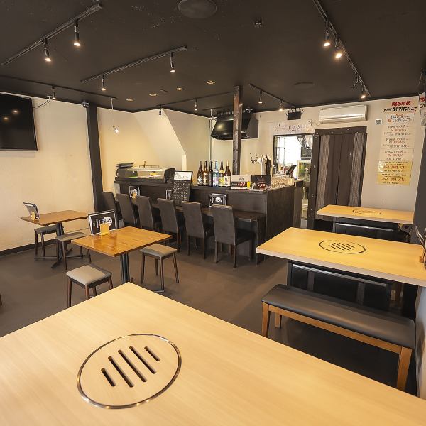 「ただいま!」と言いたくなるような、アットホームでカジュアルな雰囲気が自慢です◎お一人様でも気兼ねなく過ごせ、ご友人・同僚と気軽に話せるお席をご用意。ふらっと立ち寄って美味しい料理とお酒でリフレッシュなんてこともできます!