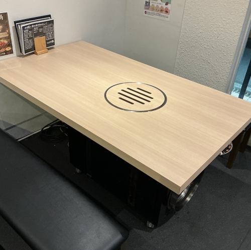 適合日式烤肉(yakiniku)的無菸烤爐座椅(角落座椅)