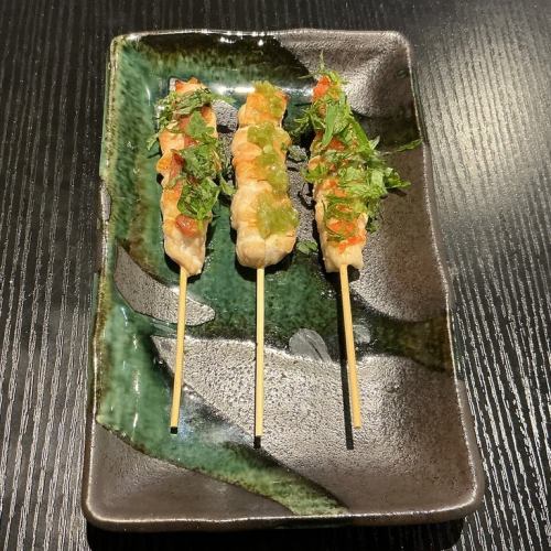 三块鸡胸肉用于口味测试。