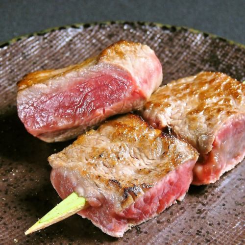 [Hokkaido Beef] Luxuriously cooked beef raised in-house on an iron plate!