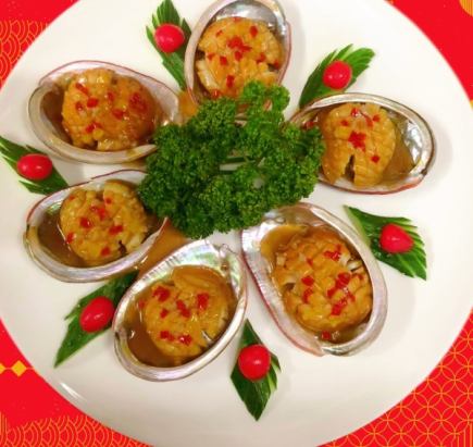 需提前预约【特别套餐】包括本店招牌海鲜菜肴(例如炖鲍鱼)在内的10道菜◆9,980日元(含税)含无限畅饮