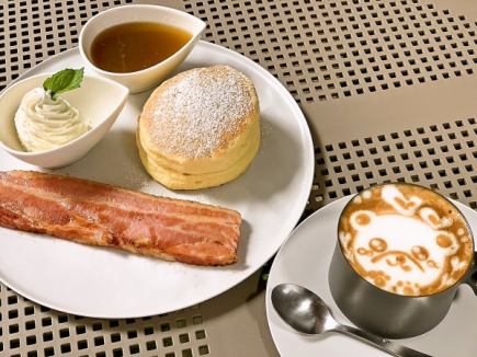 [Ginza store limited set] 2 Mihama pancakes + your choice of drink + 1 free topping♪ 1500 yen