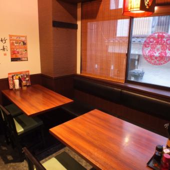 There are also easy-to-use table seats ♪
