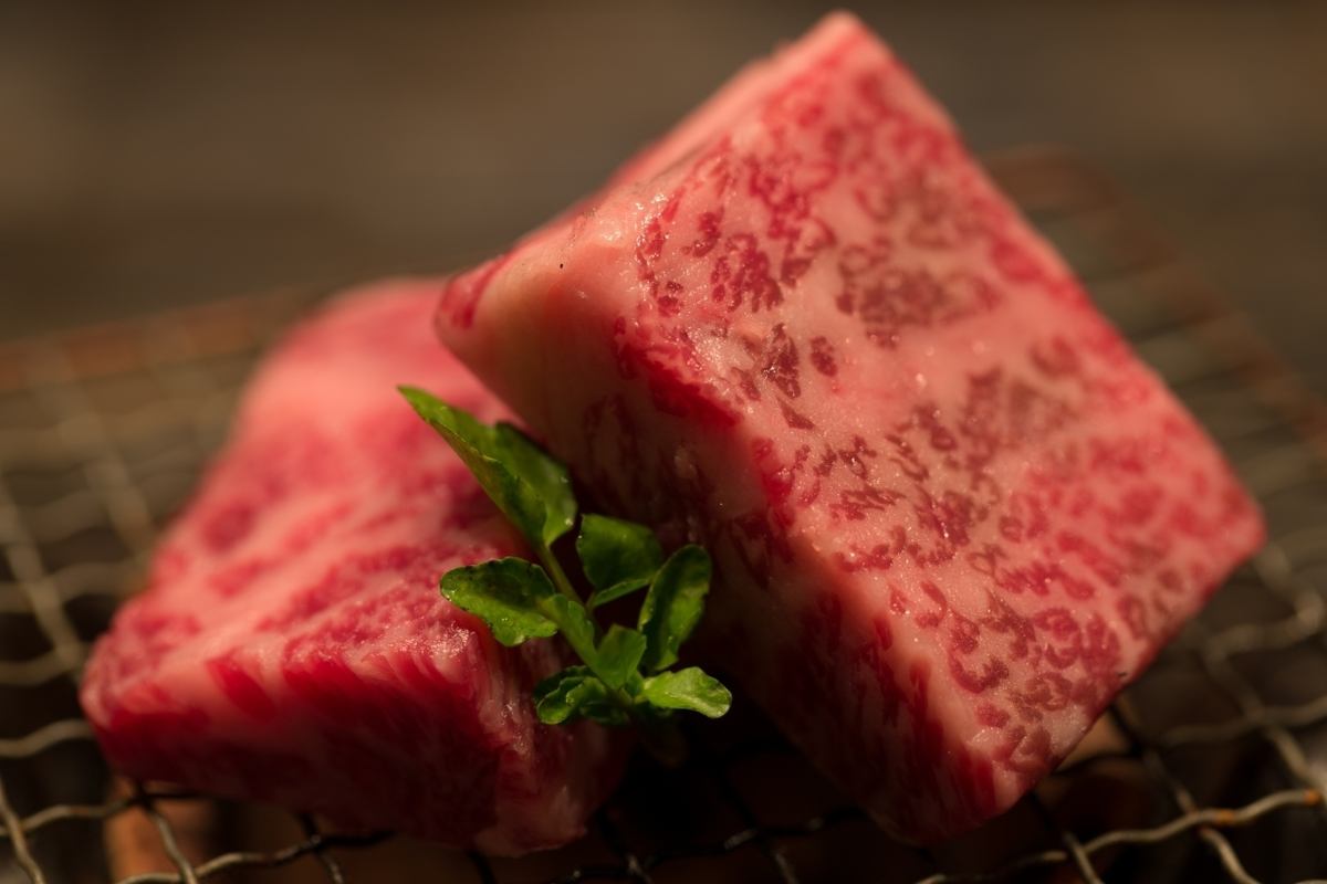 Not just oysters!! Enjoy Kuroge Wagyu beef delivered directly from Kagoshima ☆