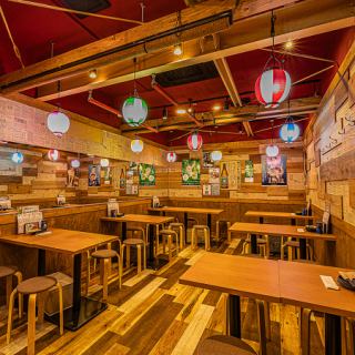 Our tables can be combined to accommodate up to 34 people!! All-you-can-drink courses start from 2500 yen! Please feel free to contact us for private parties and other inquiries.