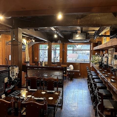 人数に応じてご案内できるテーブル席をご用意しております。