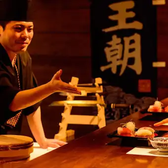 【贅を尽くした個別盛りコース】旬のお造り・ラフテー・沖縄料理を味わう