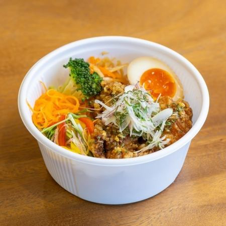 月替わりＡ　　油淋鶏(ユーリンチー)と味付けタマゴ、ガリとゴマの混ぜご飯