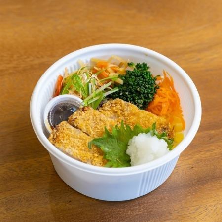 달 교체 B 돼지 커틀릿 강판 소스와 옥수수 밥