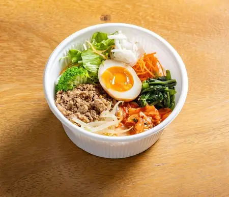 色彩缤纷的拌饭碗