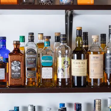 料理と楽しむ多彩なお酒のラインナップ、ワインやカクテルも充実で選べます