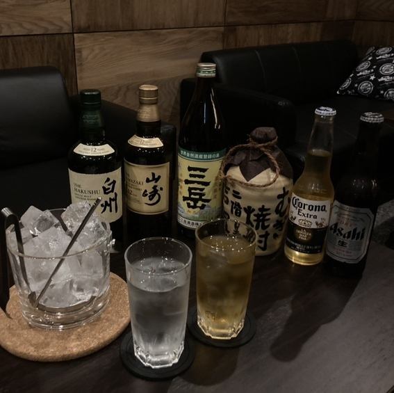 お酒は豊富にご用意しておりますので、お気に入りの一杯が必ず見つかるはず！カラオケなどの楽しい時間をお過ごしください♪