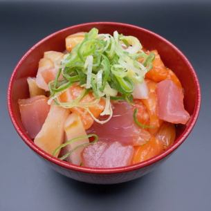 海鮮ユッケ丼