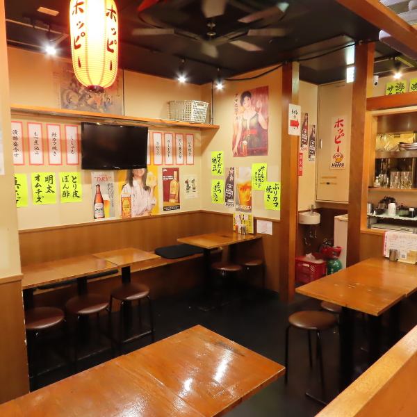 賑やかな雰囲気の当店は、宴会に最適な場所です。活気ある空間で、仲間と一緒に楽しい時間を過ごしましょう。美味しい料理とお酒を囲みながら、笑い声が響くひとときをお過ごしいただけます。大人数でも対応可能なので、忘れられない思い出をぜひここで作りましょう！お待ちしています！