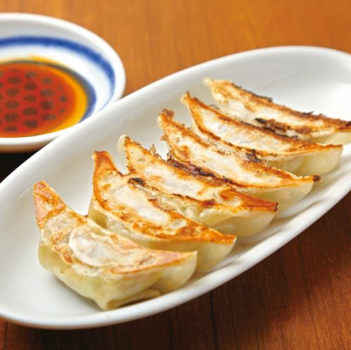 得ちゃん自慢の！焼き餃子