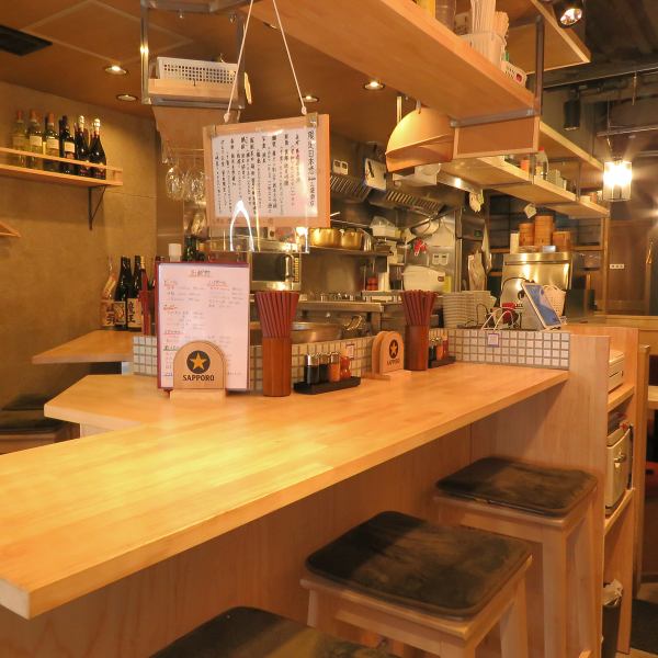 [Welcome from one person!] There is also a counter seat that can be used by one person ♪ It is a recommended seat to drink casually by yourself, or to drink with close friends or loved ones!