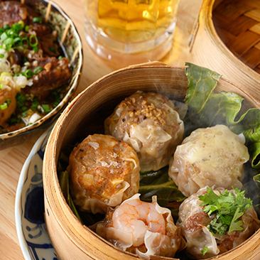 [Specialty steamed dish] Homemade black pork shumai! More than 6 different flavors!