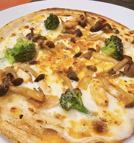 Autumn Salmon and Mushroom Pizza