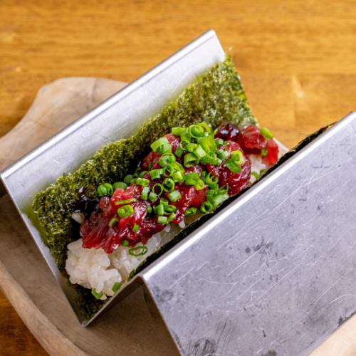 生肉鉄火の手巻き