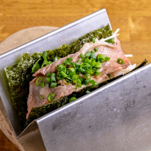 炙り霜降り和牛の手巻き