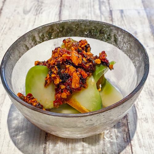 ザーサイの浅漬け昆布ラー油がけ