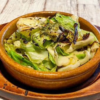 焼ききゃべつの塩昆布ガーリックソース