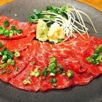 【桜肉赤身刺し】