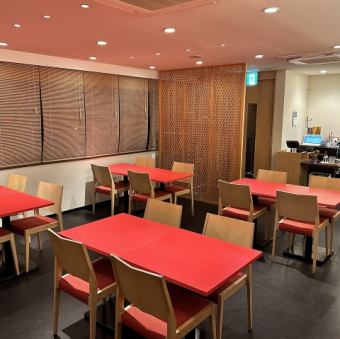 １０名様以上最大２０名様までの貸し切りが可能です。人数、ご予算などお気軽にご相談ください。（要予約）